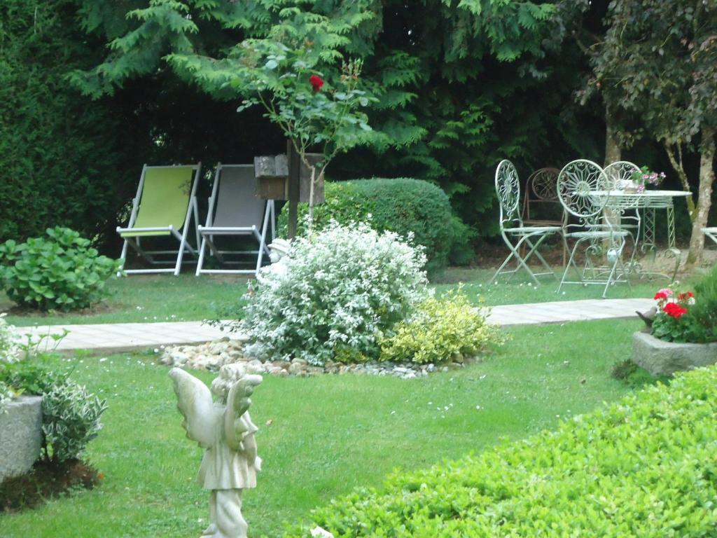 7 , Le Haut Montraye Pace  Exterior photo