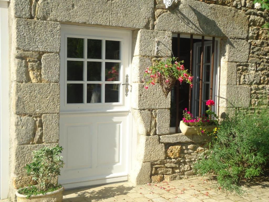 7 , Le Haut Montraye Pace  Exterior photo